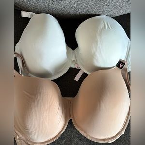 2 Brand new Victoria’s Secret 38 DDD underwire bras.